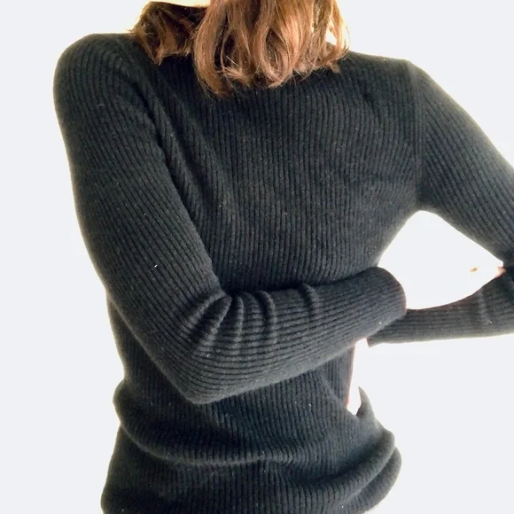 Black ribbed cashmere turtleneck sweater - Picture 7 of 14